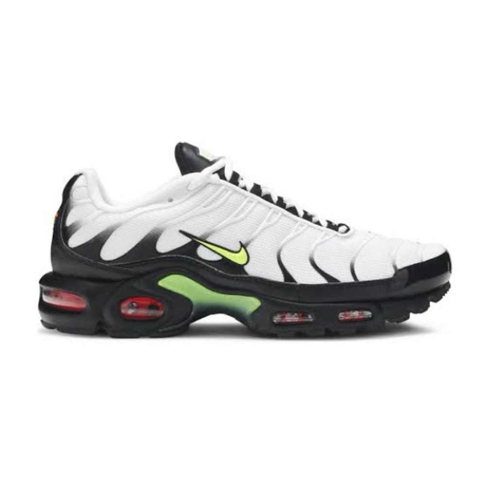 Selling Nike Air Max Plus. Color: White, Green, Black. Size:11